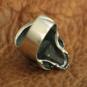 Vue arriere de la Bague Tête de Mort - Crâne Fracturé - en Argent  Stetrling 925