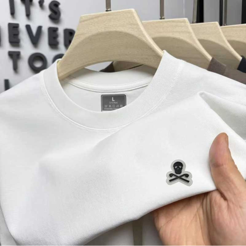 T-shirt Tête de Mort Minimaliste - Édition "Skull & Shades" Couleur Blanc