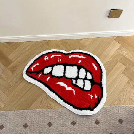 Dimensions Tapis Rock Star - Lèvres "Morsure Sucrée Pop Art Rock"