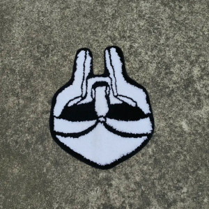 Vue générale Tapis Déco Gladiateur Masqué "Visage du Chaos"