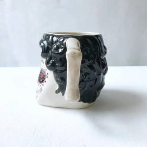 Vue de côté  Mug Tête de Mort Mexicaine "Señorita Calavera"