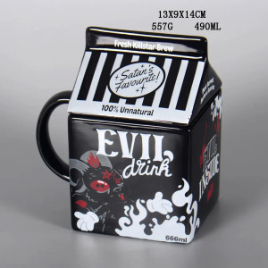 Dimensions Mug Gothique Carton 'Evil DrinkLait du Diable'