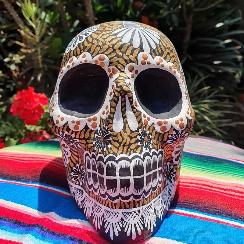 Crâne Décoratif Mexicain - Forêt Dorée des Ancêtres - Peint à la Main au Mexique