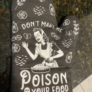 Magnifique Gant de Four Tête de Mort Goth Cuisinière Empoisonneuse Danger de Poison