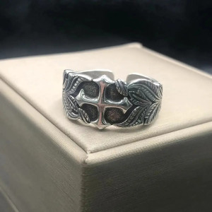 Avant Bague Rock Chevaleresque "La Croix du Triomphe"