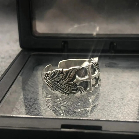 Vue détaillée Bague Rock Chevaleresque "La Croix du Triomphe"