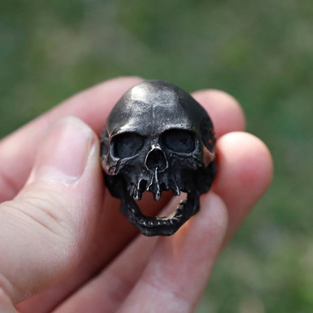 Bague Tête de Mort "Crâne Volcanique"
