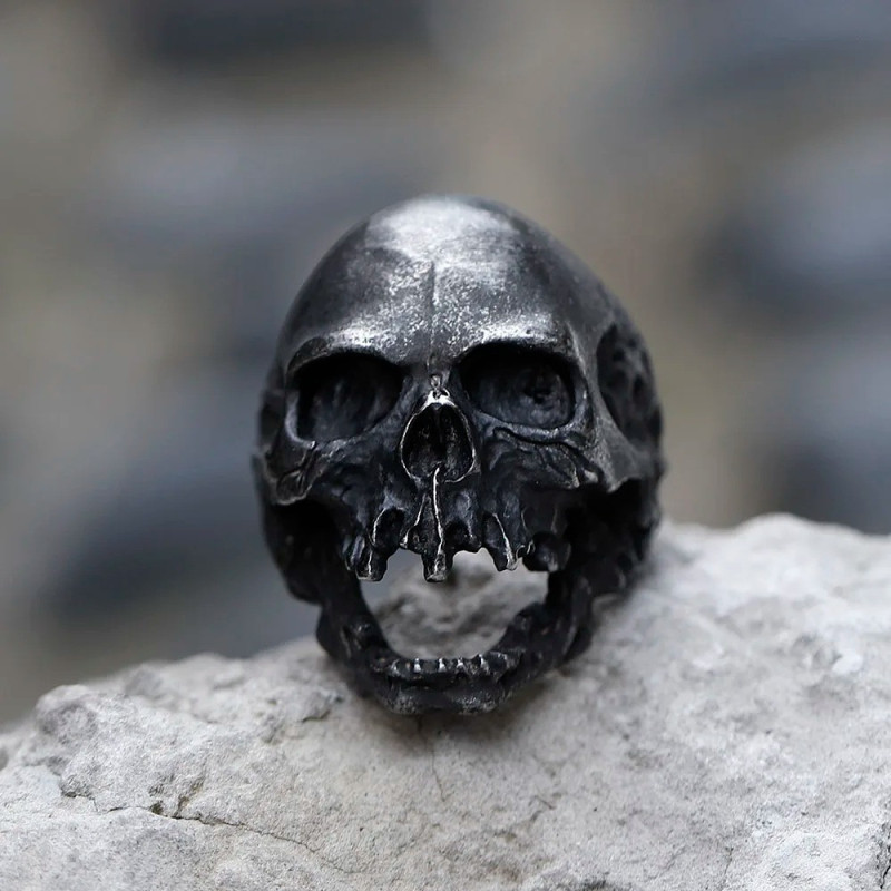Magnifique Bague Tête de Mort "Crâne Volcanique"