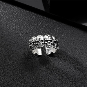 Vue détaillée Bague Tête de Mort "L'Anneau des Catacombes"