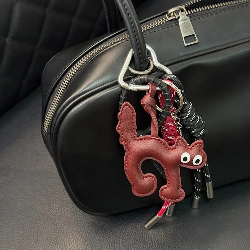 Avant Porte-Clés Gothique Chat Fétiche de la Chance "Lucky Cat et Dé Noir"