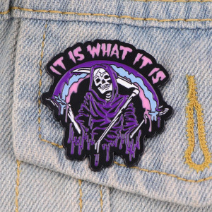 Broche Faucheuse  "It is what it is - C'est Comme Ça"