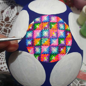Détails vue dessus Crâne Décoratif Mexicain - Kaléidoscope Fleuris & Illusions Géométriques