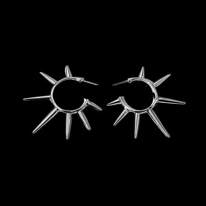 Boucles d’Oreilles Gothiques - Créoles à Pointes "Couronne du Chaos" Couleur Argent