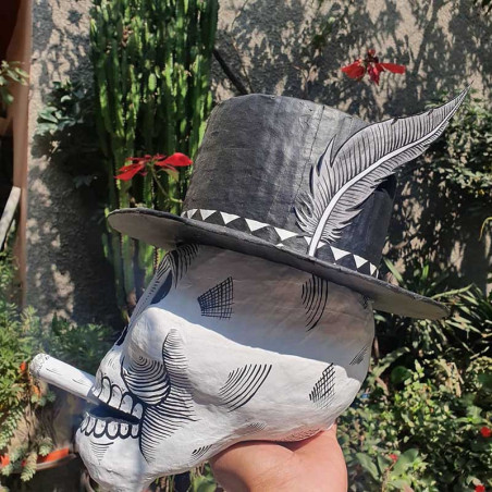 Détails côté du Crâne Décoratif Mexicain Señor Calavera au Chapeau Haut-de-Forme