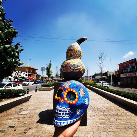 Détails du Crâne Décoratif Mexicain Éclat Solaire - Peint à la Main au Mexique