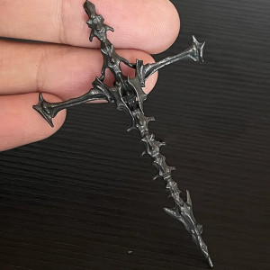 Collier Croix Épineuse Gothique - Pendentif Squelette Vertébral