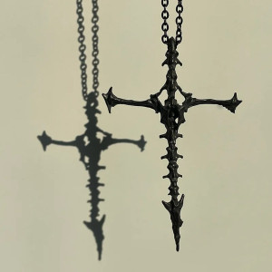 Collier Croix Épineuse Gothique - Pendentif Squelette Vertébral