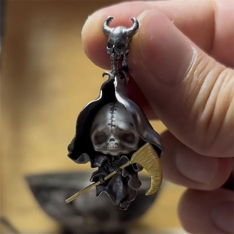 Pendentif Faucheuse "Petit Faucheur" -  Style Gothique