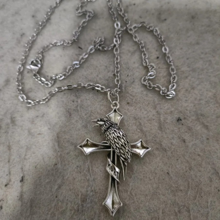 Vue détaillée Pendentif Corbeau sur Croix "Memento Mortis" Style Gothique Romantique
