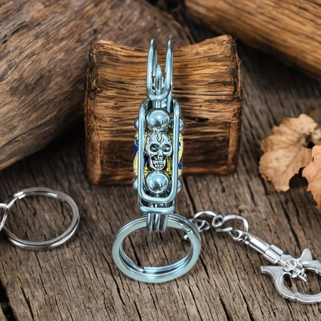 Porte-Clés Tête de Mort – Mousqueton Métal "Crâne du Gardien d’Acier"