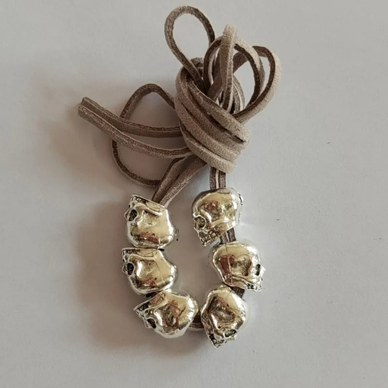 Vue Portée Perles Crâne pour Tresses – Kit Accessoire Cheveux Modele 4