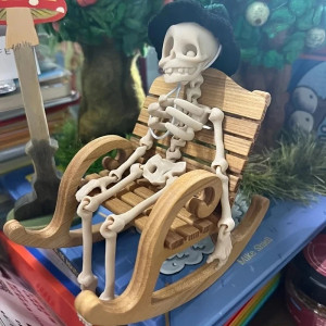 Squelette Magnétique Tête de Mort – "Spectre Articulé Lumineux" (18 cm)