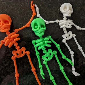 Figurine Squelette Articulé 3D Tête de Mort - 3 couleurs au choix !