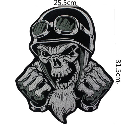 Dimensions Patch Brodé Tête de Mort Biker "Poings de l'Enfer" 31.2 cm x 25.5 cm