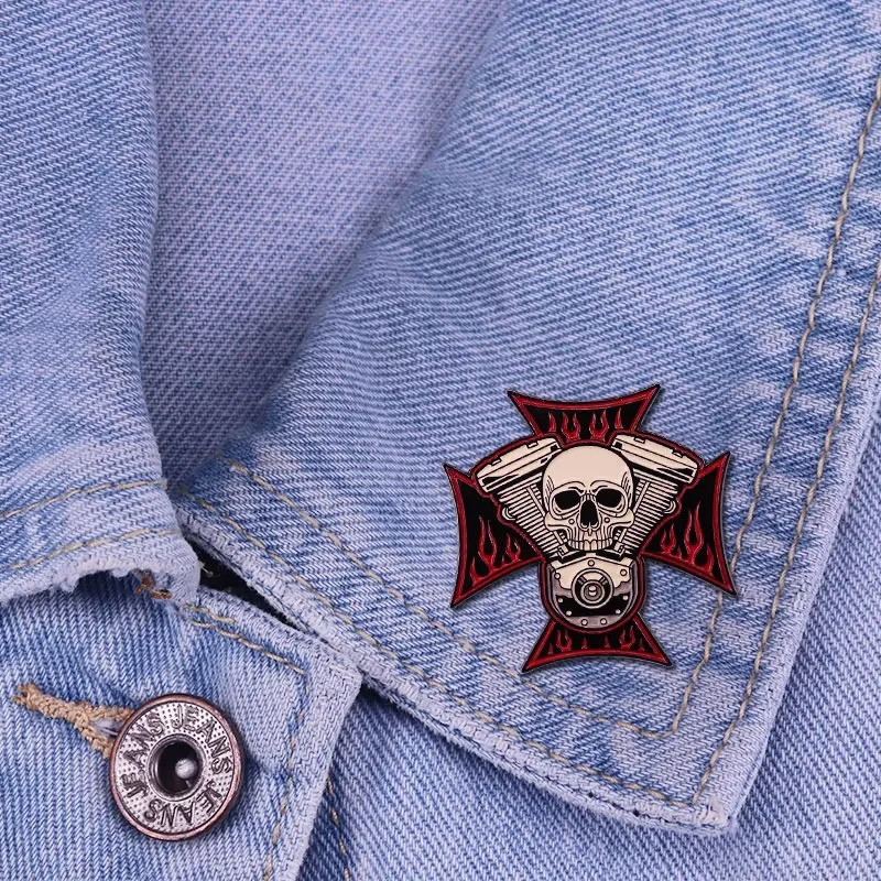 Pins Broche Skull "Croix des Nœuds Ancestraux de l’Éternité"