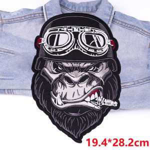 Dimensions Patch Brodé Biker "Gorille Furieux" - 19.4 cm x 28.2 cm