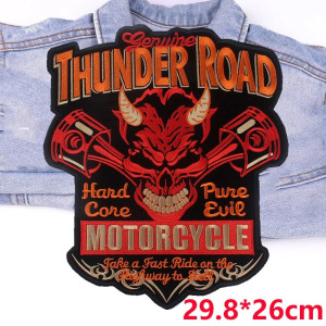 Dimensions Patch Brodé Biker "Thunder Road Infernal" - 29.8 cm x 26 cm