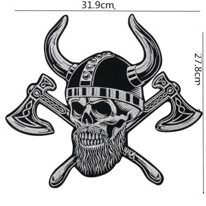 Dimensions Écusson Tête de Mort Viking Crâne Barbu & Haches Croisées - 31.9 cm x 27.8 cm