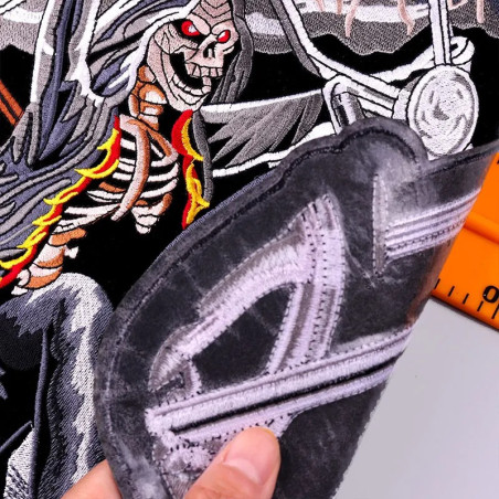 Magnifique Patch Brodé Biker Faucheuse en Furie - 29.5 cm x 26.5 cm