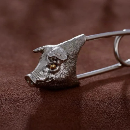 Vue détaillée Broche Gothique "Tête de Sanglier d’Argent"