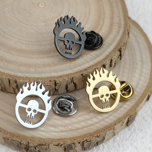Broche Tête de Mort "Flamme du Chaos" - 3 couleurs au choix !
