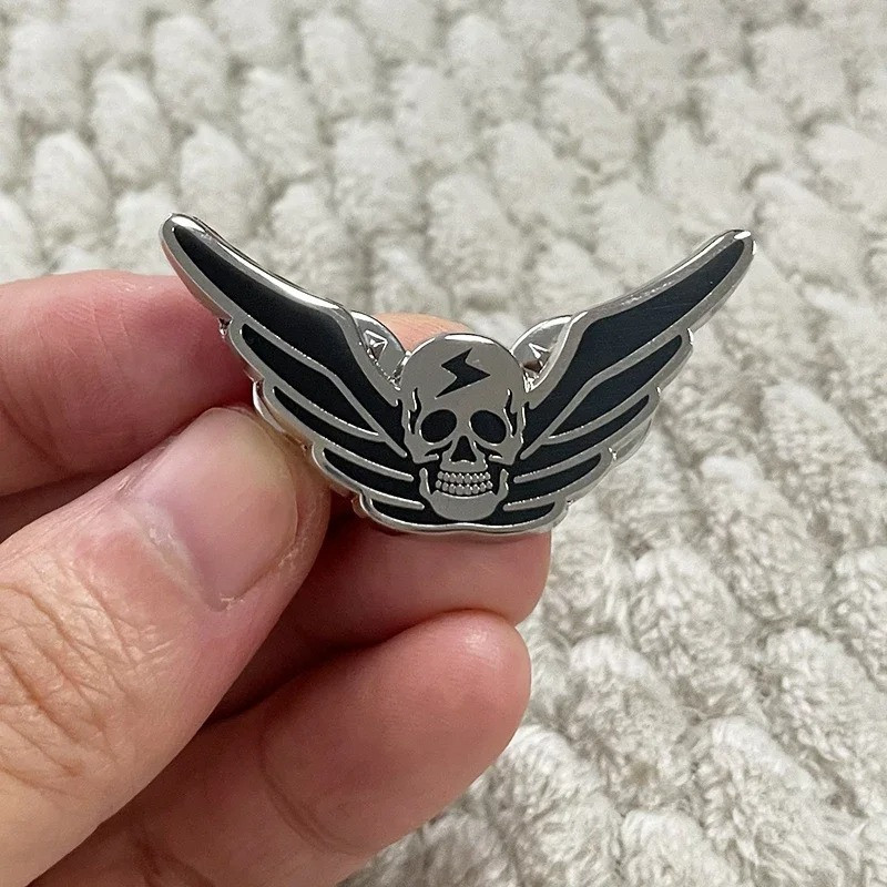 Broche Tête de Mort "Ailes de Foudre"