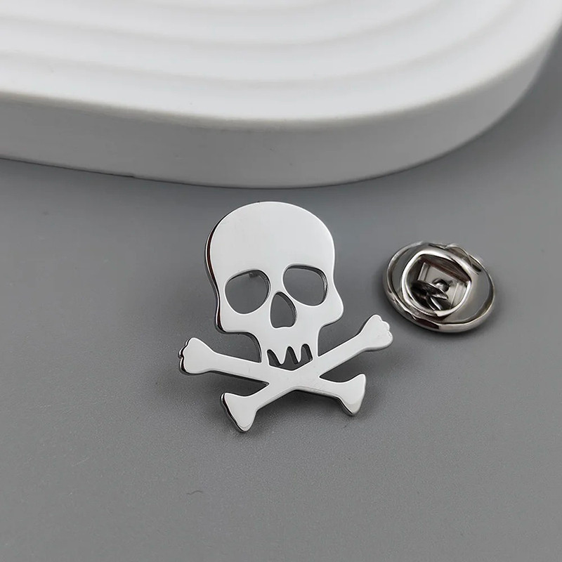 Broche Tête de Mort "Crâne Pirate" couleur Argent