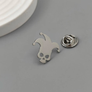 Broche Tête de Mort "Joker Maudit" Couleur  argent