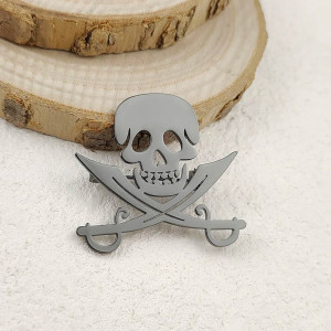 Broche Tête de Mort "Sabres du Corsaire" Couleur Noir