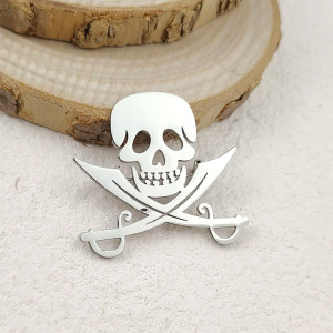Broche Tête de Mort "Sabres du Corsaire" Couleur Argent