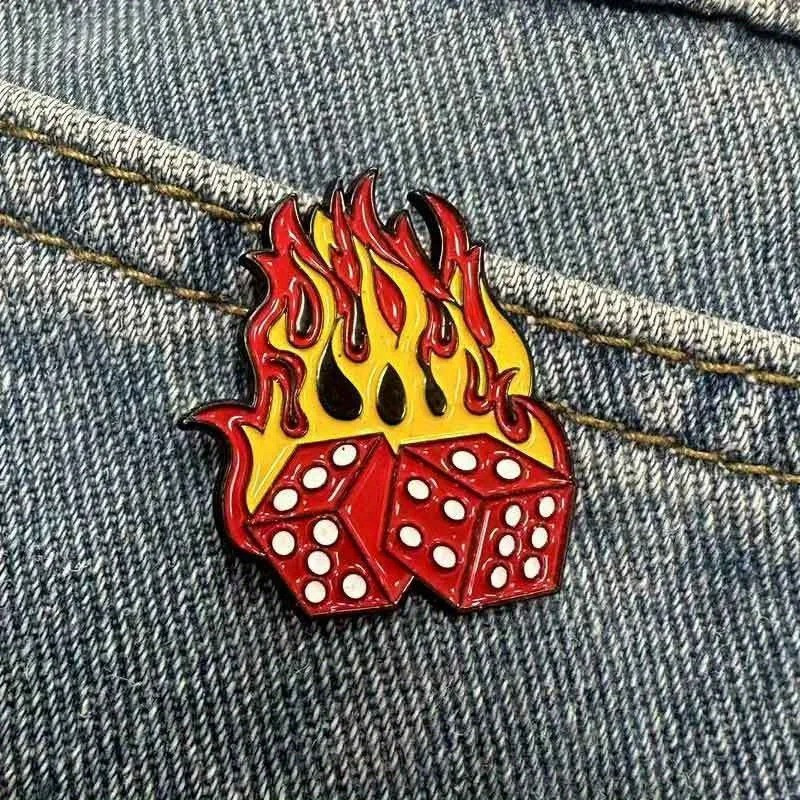 Broche Rock Flammes "Dés Infernaux"