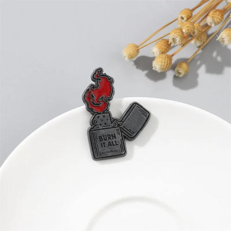 Broche Rock Rebel "Burn It All"