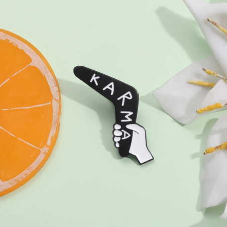 Avant Broche Gothique “Boomerang Karma”