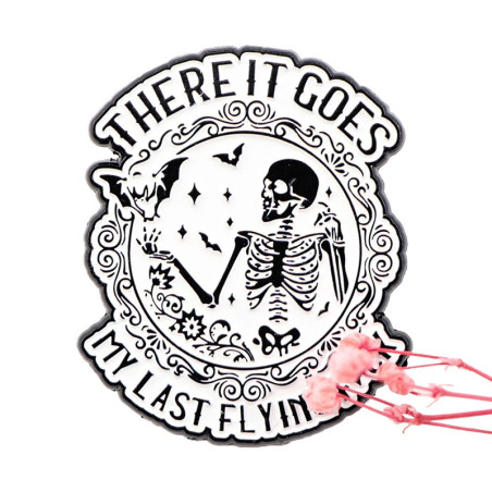 Vue générale Broche Gothique “There It Goes - My Last Flying F*”**