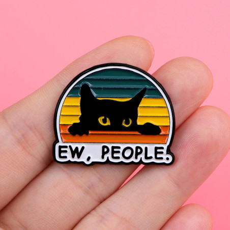 Avant Broche Chat Gothique “Ew, People”