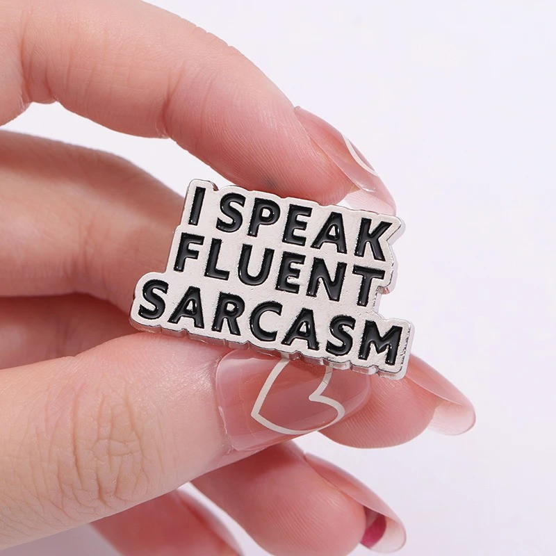 Broche Sarcastique "Langue du Cynisme"