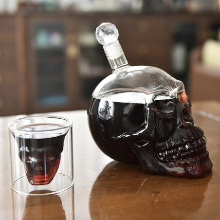 Avant Carafe à Whisky Tête de Mort Crâne de Cristal avec son verre