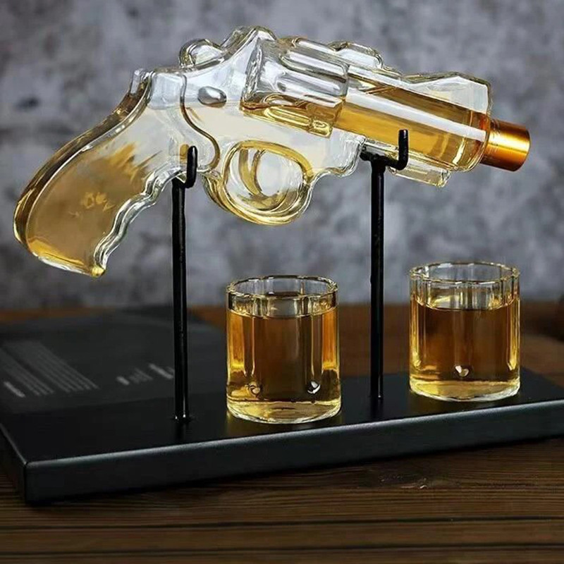 Vue de face Carafe à Whisky – Revolver du Gentleman