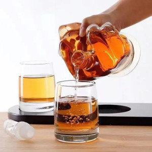 Vue complète Carafe à Whisky Middle Finger Edition