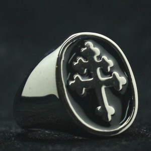 Vue de cote Bague Templière “Croix du Serment Sacré” Couleur Argent